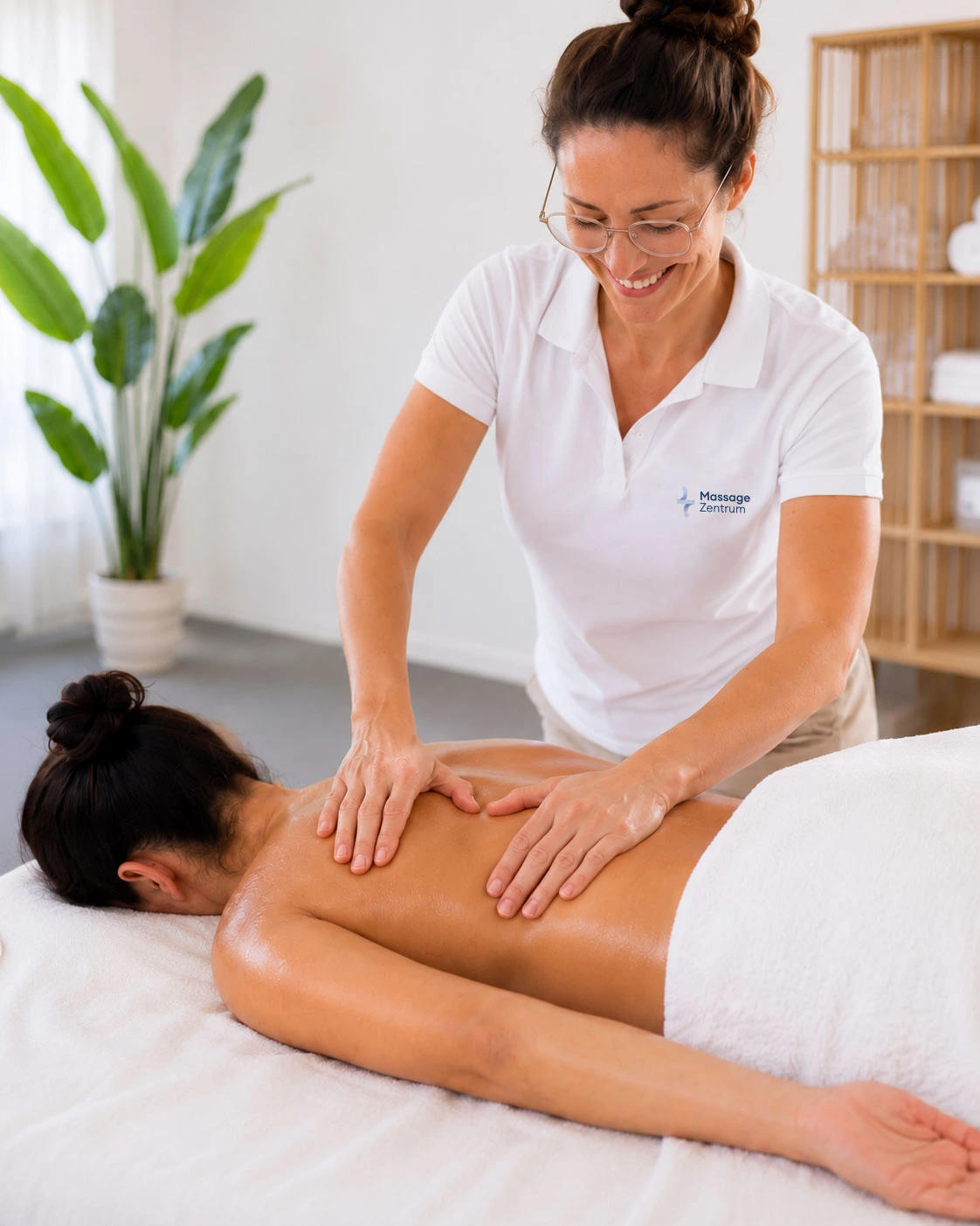 Therapeutische Massage im Massage Zentrum Dübendorf an der Sunnhaldenstrasse